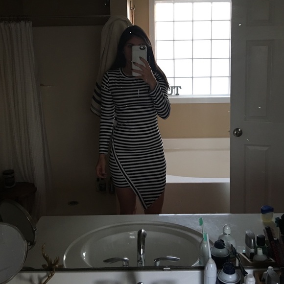 Dress - Picture 2 of 3