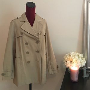 Chic oversized pea/trench coat!!