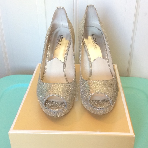 Michael Kors silver heel - Picture 1 of 4