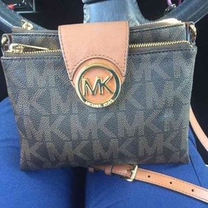 Michael kors crossbody