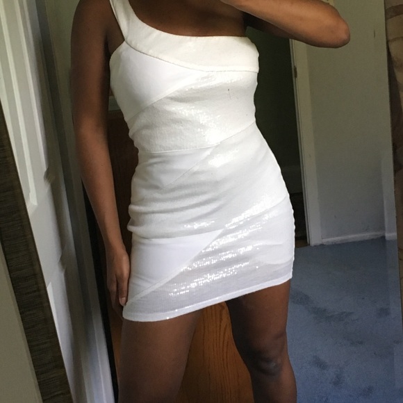 One shoulder sequin-patterned dress - Picture 1 of 4