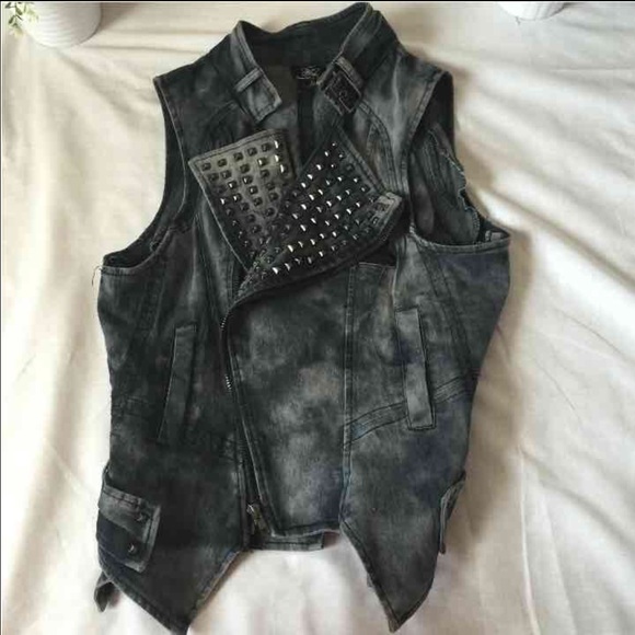 🎉🎉denim vest barely worn size large🎉🎉 - Picture 4 of 4