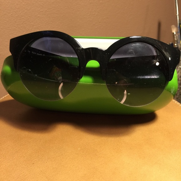 Kate Spade Sun glasses " wink wink" with case - Picture 2 of 4