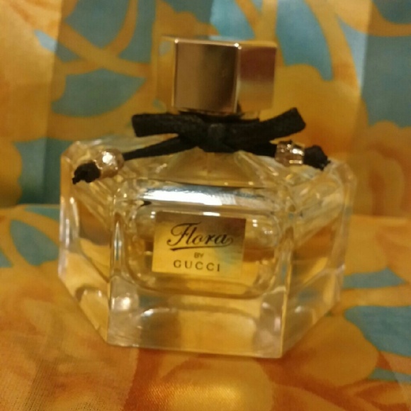 Flora perfume - Picture 2 of 3