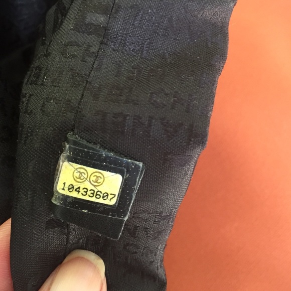 Authentic CHANEL black lady braid - Picture 4 of 4