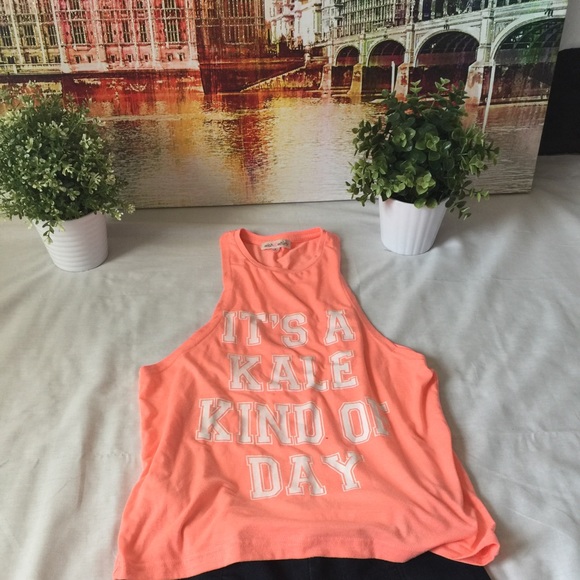 Cute top "it's a kale kind of day"🎉🎉