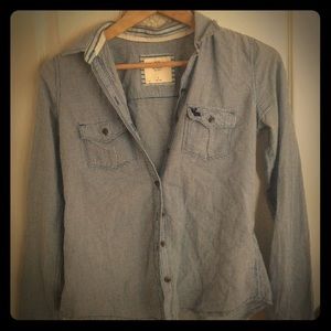 A&F button up shirt ✨✨