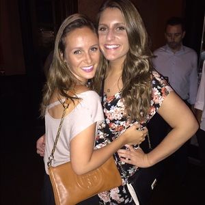 Meet your Posher, Leslie