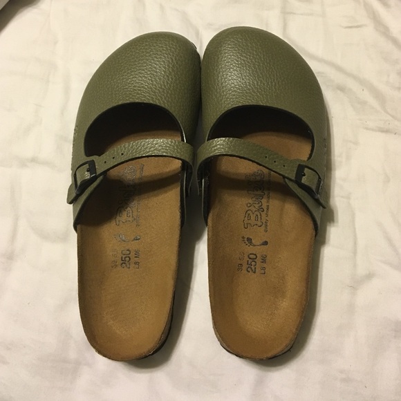 Cute olive green Birkenstocks!