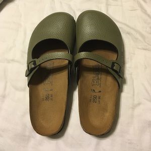 Cute olive green Birkenstocks!