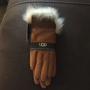 Ugg Touch Screen Compatible Leather Gloves