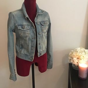 Distressed light wash jean jacket!!!