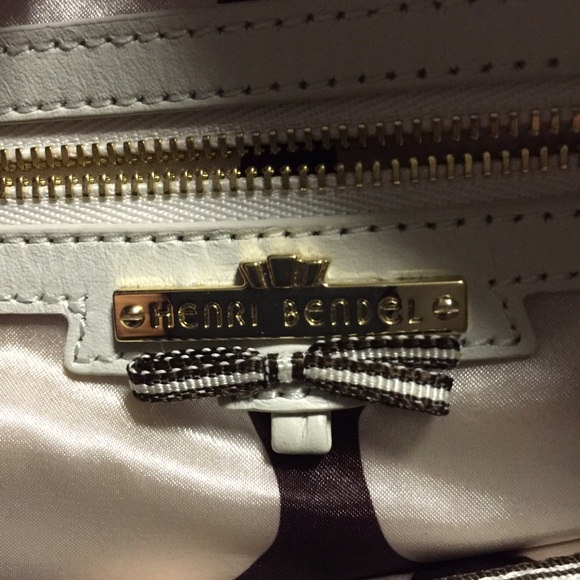 Authentic Henri Bendel handbag - Picture 4 of 4