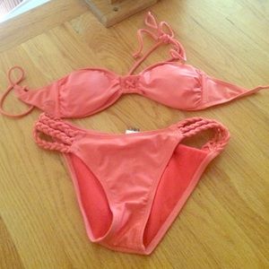🐾SOLD🐾 Coral sporty bikini ✨✨ (size small)