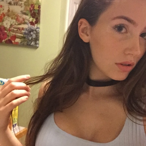 Meet your Posher, Kate - Picture 2 of 2