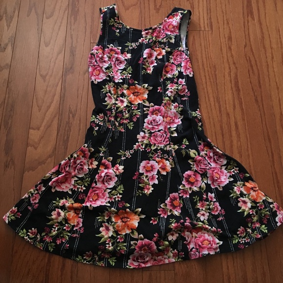 Floral dress - Picture 1 of 3