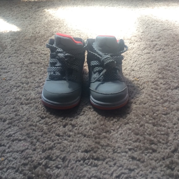 Jordan 5s - Picture 3 of 3