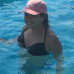 Meet your Posher, Eleni