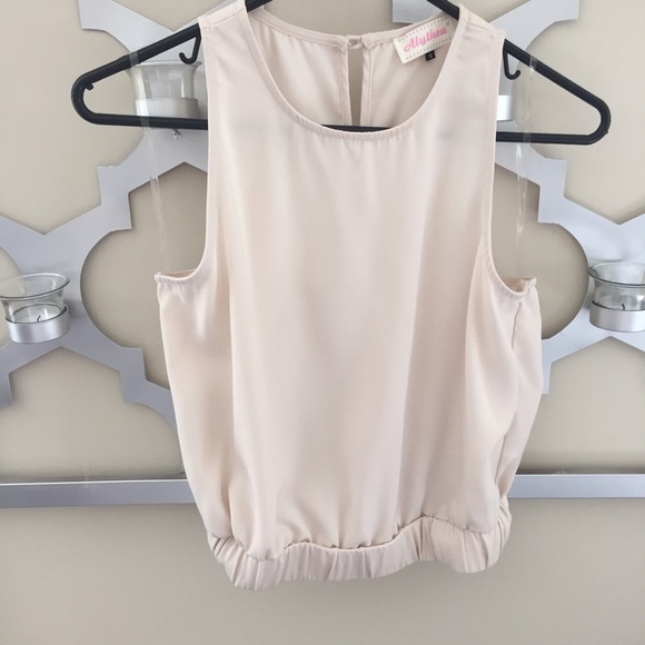 Elastic bottom top