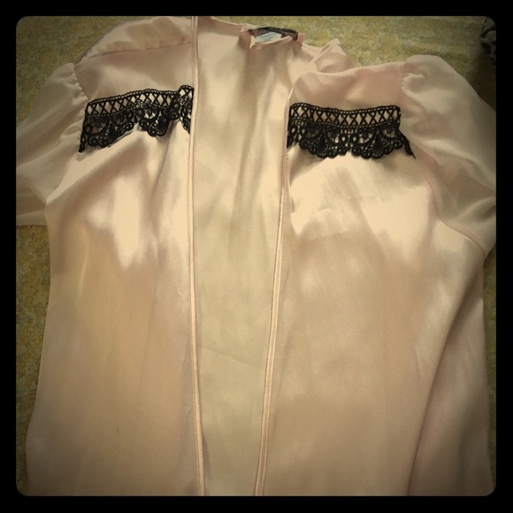 ✅sold✅Pink night robe never worn