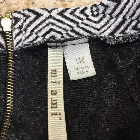 Francesca's geometric mini skirt - Picture 3 of 4