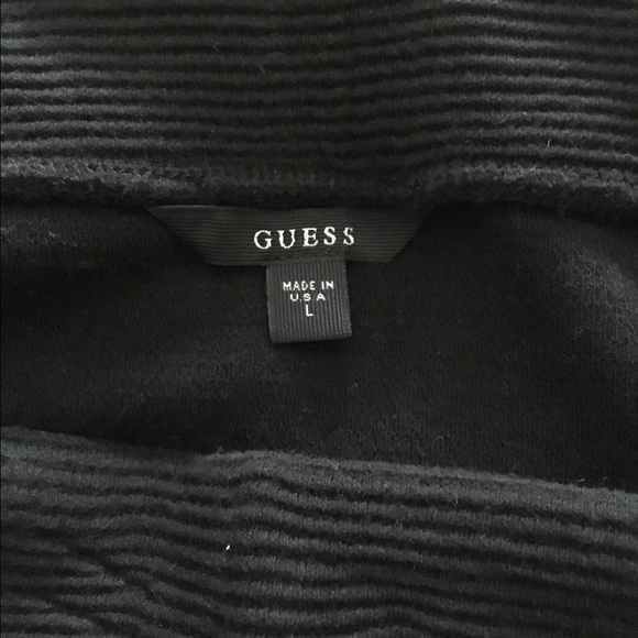 Guess bodycon mini skirt - Picture 3 of 3
