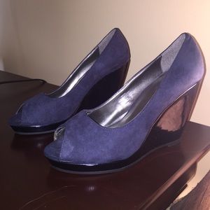Gabrielle Rocha suede dark blue wedges size 8