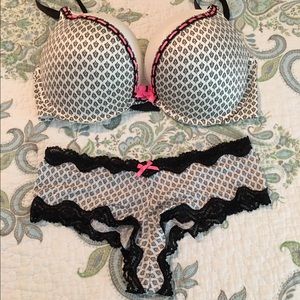 Victoria's Secret Bra and Panty Set