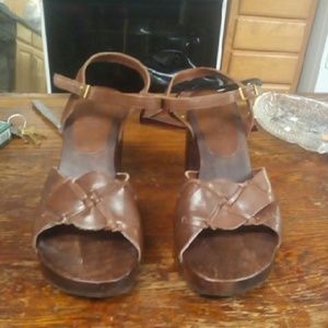 American eagle heels