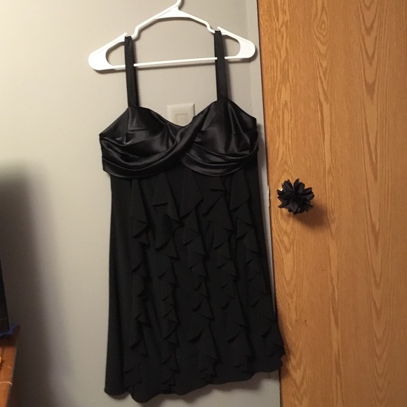 ✨💃🏻Beautiful R&M Richards Dress💃🏻✨ - Picture 2 of 4