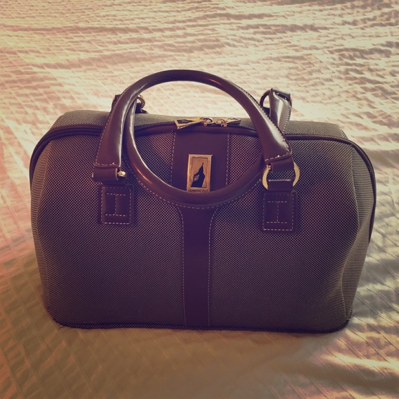 EUC London Fog Cambridge Tote