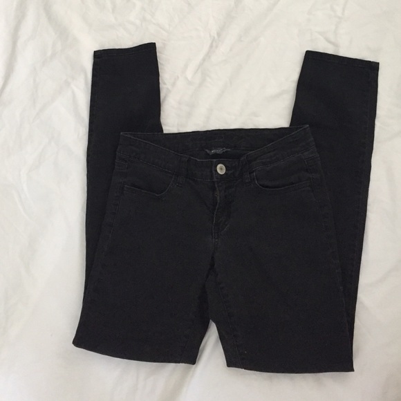 **Last chance-gone 1/1/17** Black AE skinny jeans