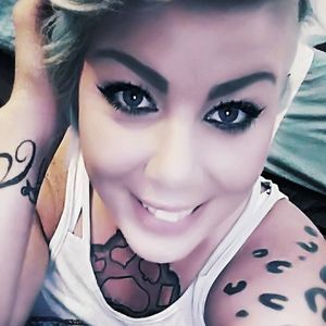 Meet your Posher, Becca