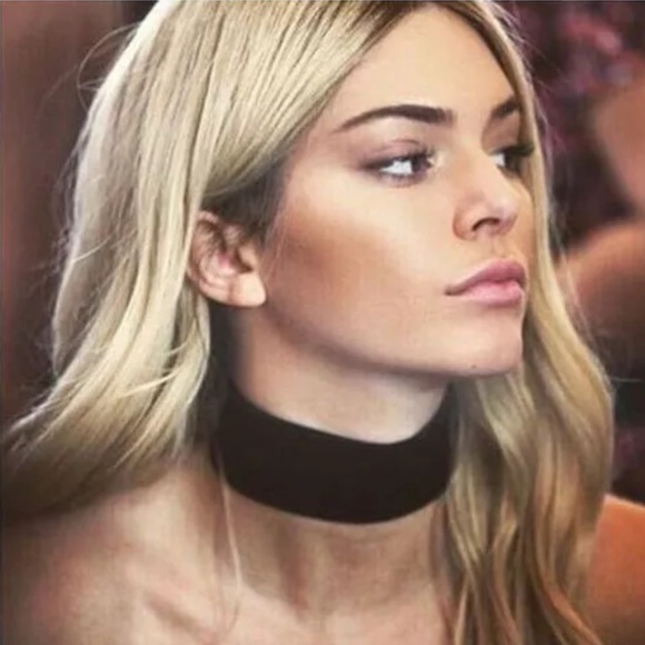 N| BLACK VELVET WIDE CHOKER - Picture 3 of 3