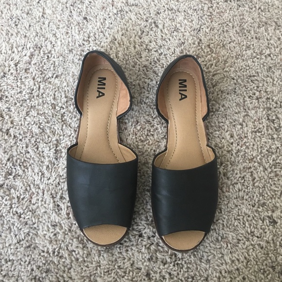 MIA black peep-toe flats