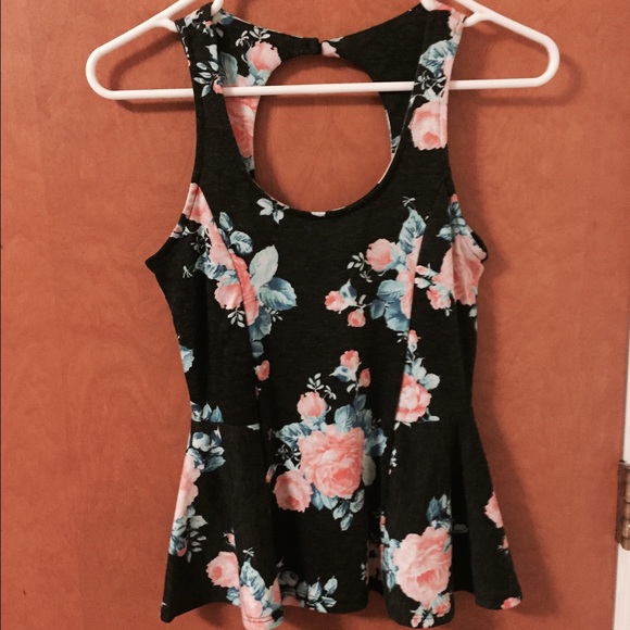 Floral Peplum Top 🌷