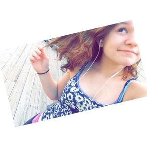 Meet your Posher, Brooke