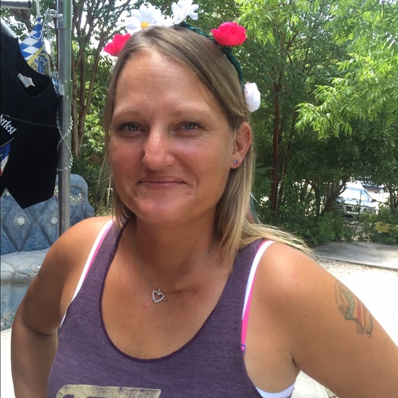 Meet your Posher, Maryjo