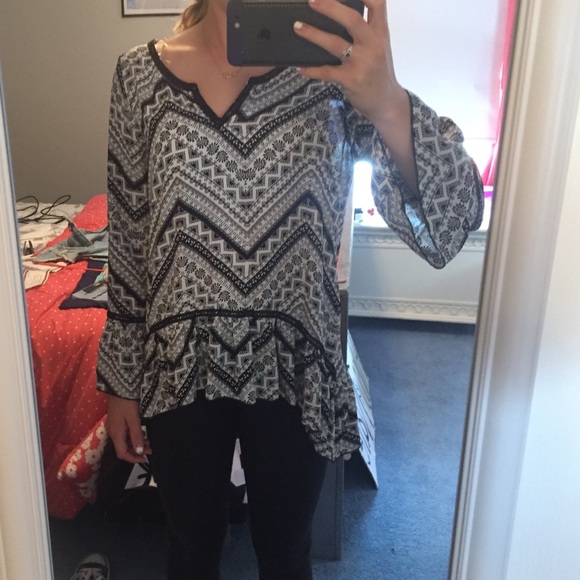 Low rise printed long sleeve shirt