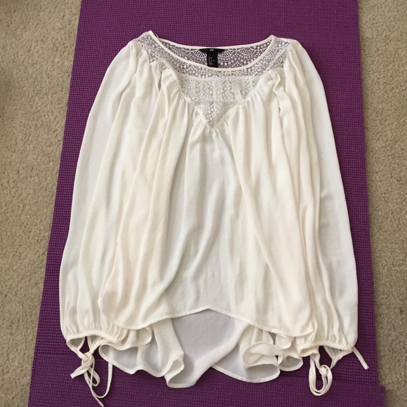 Long sleeve loosely fitted lace neck top - Picture 1 of 1