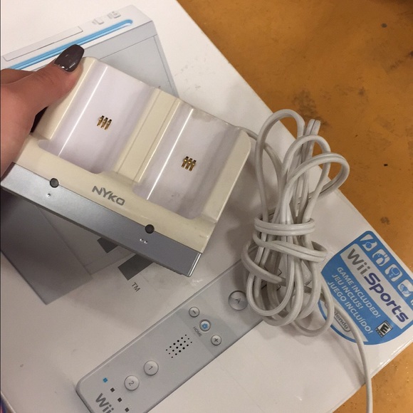 Wii - Picture 3 of 4