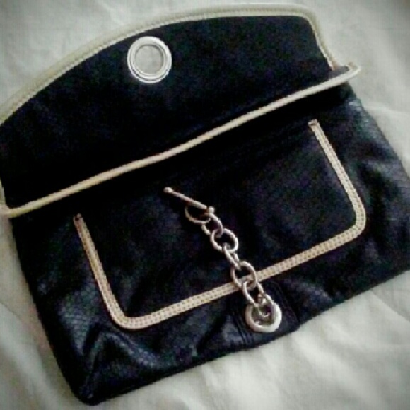 BCBG clutch