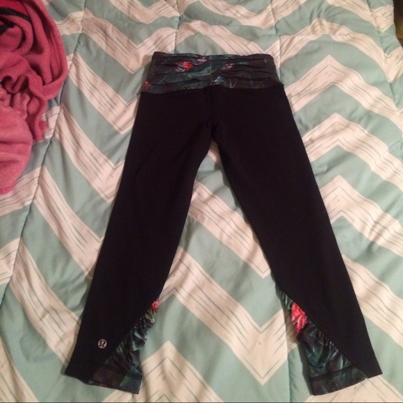 Lululemon size 4 curious jungle crop pants