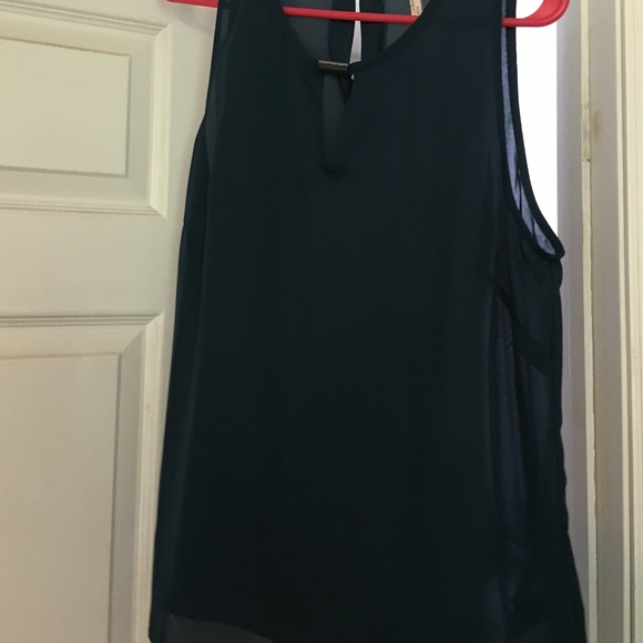 NWOT size medium turquoise sleeveless blouse