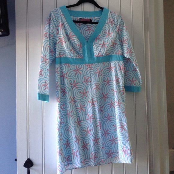 Vineyard Vines Dress - Picture 1 of 3