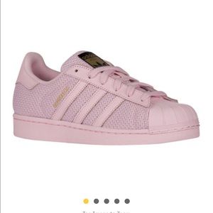 Meet your Posher, Alexia