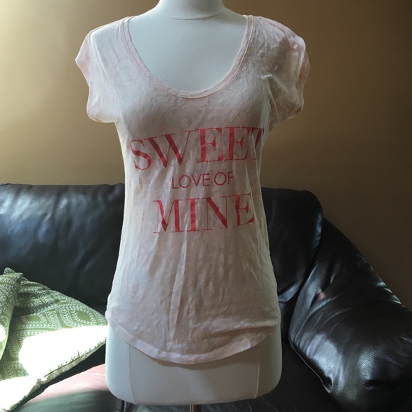 Mock lace tee
