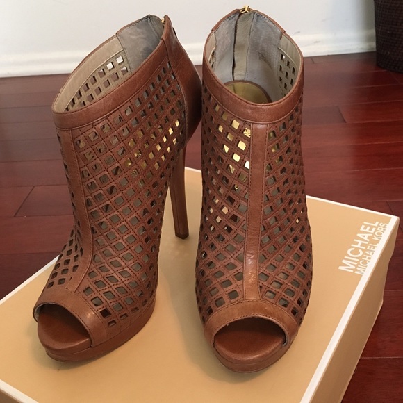 MICHAEL Michael Kors "Graham" bootie
