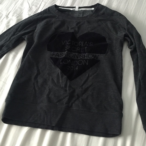 Vs fashion show crew neck