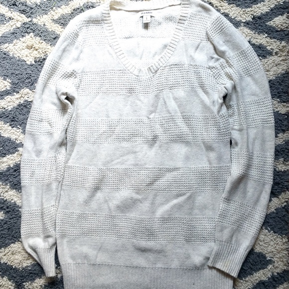 Old Navy pullover sweater